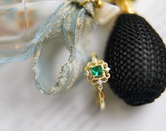 Dainty Emerald Promise Ring, Vintage Emerald Ring Silver, Green Gemstone Ring, Green CZ Ring, Emerald Engagement Ring, Rings for Girlfriend
