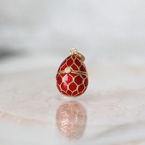 Vintage Enamel Egg Pendant, Red Egg Charm Necklace, Vintage Style Enamel Necklace, Enamel Jumbo Egg Pendant, Easter Egg Pendant, Easter Gift