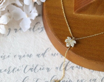 Maple Y Necklace, Lariat Necklace Gold, Gold Y Necklace, Maple Leaf Pendant Necklace, Long Pendant Chain Necklace, Bridesmaid Necklace, Gift