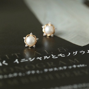 Dainty Pearl Earrings, Pearl Earrings Studs, Pearl Flower Earrings, Gold Wired Pearl Studs, Pearl Bridal Earrings, Everyday Earrings, Gifts