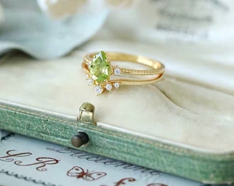 Natural Peridot Promise Ring, Green Peridot Engagement Ring, Teardrop Periodot Ring, Wedding Ring Set, Dainty Bridal Ring Set, Gifts for Her