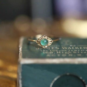 Dainty Green Jade Promise Ring, Vintage Green Jade Ring, Vintage Filigree Ring, Filigree Jade Engagement Ring, Delicate Ring, Valentine Gift