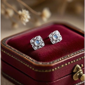 Vintage Moonstone Earrings, Filigreed Moonstone Stud Earrings for Moms, Four Leaf Clover Flower Studs, Clover Earrings, Mothers Day Gifts