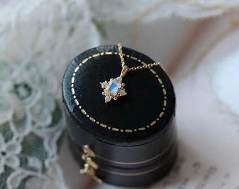 Dainty Moonstone Star Necklace, Tiny Gold North Star Necklace, Gemstone Star Pendant Necklace Gold, Starburst Necklace, Bridesmaid Gifts