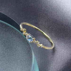 Anillo de promesa de piedra lunar simple, anillo minimalista de piedra lunar, anillo de compromiso de piedra lunar, anillo de piedra lunar de oro amarillo, anillo solitario de piedra lunar, regalo