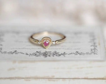Delikatny pierścionek z rubinem, pierścionek obietnicy z rubinem, proste pierścionki z rubinem, malutki pierścionek z rubinem, prawdziwy pierścionek z naturalnym rubinem, pierścionek z rubinem w kształcie łzy, prezenty dla niej