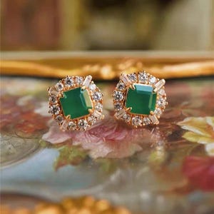 Atemberaubende grüne Jade Ohrringe, natürliche grüne Jade Ohrstecker, Jade Ohrstecker, schöne Braut Ohrringe, grüne Jade Schmuck, Geschenke