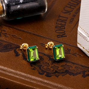 Natural Peridot Stud Earrings, Stunning Radiant Peridot Earrings, Green Peridot Studs, Geometric Peridot Stud Earrings, Classic Simple Studs