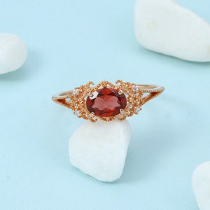 Vintage Engagement Ring, Garnet Promise Ring, Oval Red Garnet Ring, Art Deco Ring, Gemstone Engagement Ring, January Birthstone, Anniversary