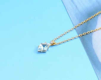 Diamond Topaz Necklace, Minimal Topaz Pendant, Topaz Chain Necklace Gold, Blue Gemstone Necklace, November Birthday Gifts, Necklace for Her