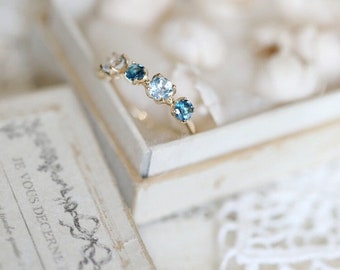 Blue Topaz 5 Stone Ring, Five Stone Ring, Five Years Anniversary Band, Alternative Wedding Band, Sea Color Gemstone Topaz Ring, Best Gifts