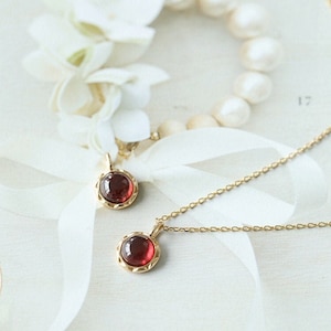 January Birthstone Garnet Necklace, Natural Red Garnet Necklace, Round Garnet Pendant, Minimalist Garnet Necklace for Women, Gifts for Her