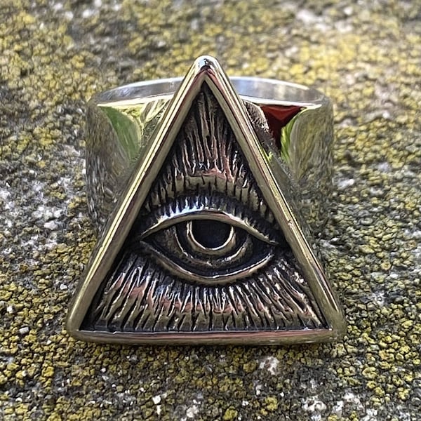 Some illuminati S*** Ring