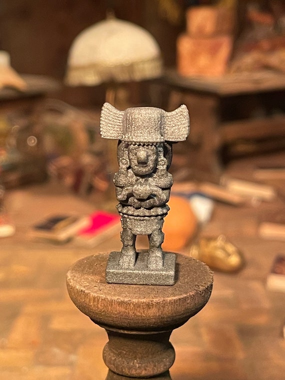 Lost Miniatures - Aztec Statue - 1/12 Scale - stone finish - dollhouse / diorama / mini set!