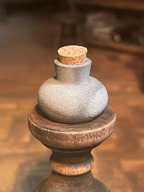 Lost Miniatures - Concrete Vase / Pot - miniature - Apothecary / Kitchen  - 1/12 Scale