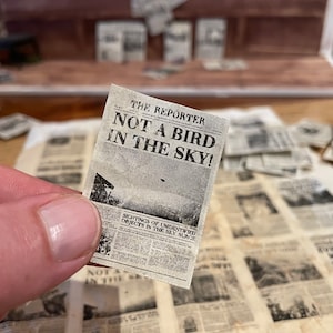 24 x Copertine di giornali in miniatura fai-da-te - Scala 1/12 - Mini titoli!