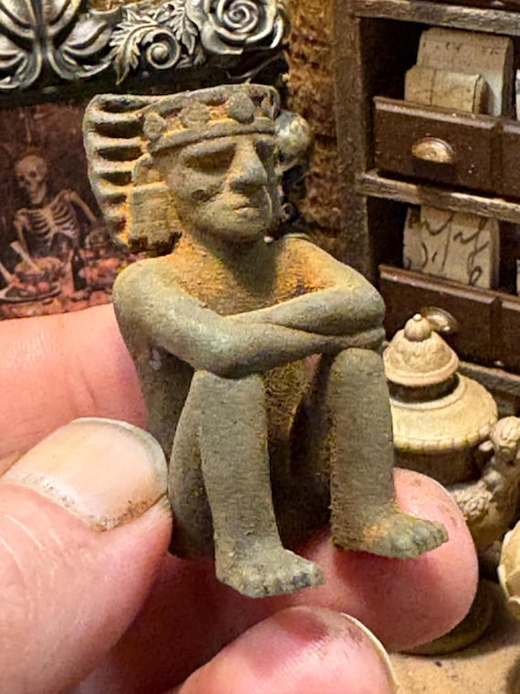 Lost Miniatures - Xiuhtecuhtli Statue - Aztec - 1/12 Scale - Ancient stone, dollhouse, mini, Diorama!