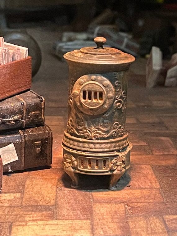 Lost Miniatures - Cast Iron Furnace - Wood Heater - Rusted - 1/12 Scale - Dollhouse, Diorama, Mini Set!