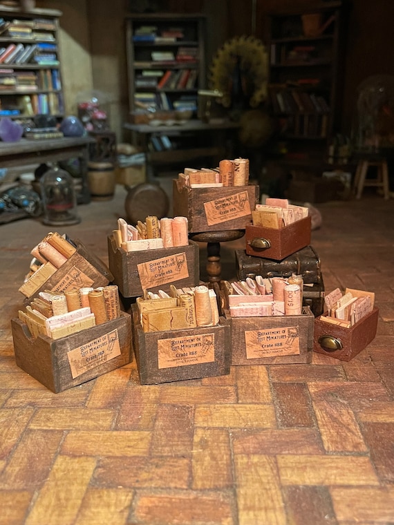 Lost Miniatures - Crate 88 - Books, Parchments and scrolls - Wooden Crate, dollhouse, diorama or mini set - 1/12 Scale!