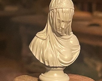 Lost Miniatures - Mysterious veiled lady statue - miniature bust - haunted mansion - 1/12 Scale