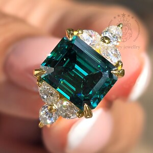 3 CT Green Emerald Ring Minimalist Dainty Emerald Ring, Nature inspire Emerald Ring, Moissanite Engagement Ring, Wedding Gifts For Women