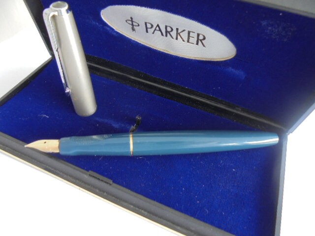 PARKER Sonnet Essentiel Stylo plume, Violet, Plume fine, encre noire,  Coffret cadeau