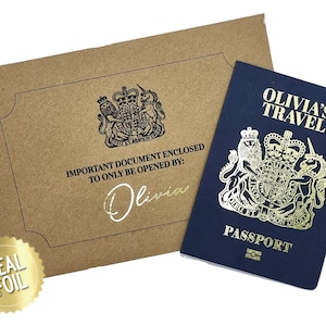 Goldfolie Passport Scratch & Reveal Travel Ticket Surprise Geschenkkarte. Feiertagsmitteilung für Valentinsgrüße, Jahrestag, Geburtstagsausflug weg