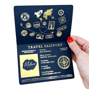 Cartão-presente surpresa para passaporte com raspadinha e revelação de bilhete de viagem em folha de ouro. Anúncio de feriado para namorados, aniversário, viagem de aniversário imagem 6