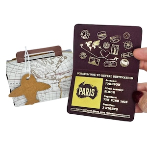 Mini passaporto personalizzato in lamina d'oro con valigia in confezione regalo, gratta e vinci a sorpresa per le vacanze, regalo di viaggio per il partner, annuncio di viaggio