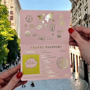 Goldfolie Passport Scratch & Reveal Travel Ticket Surprise Geschenkkarte. Feiertagsmitteilung für Valentinsgrüße, Jahrestag, Geburtstagsausflug weg