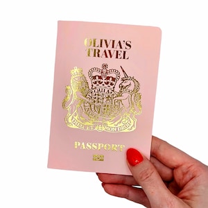 Carte-cadeau surprise de billet de voyage à gratter et à révéler en feuille d'or. Faire-part de vacances pour la Saint-Valentin, anniversaire, voyage d'anniversaire
