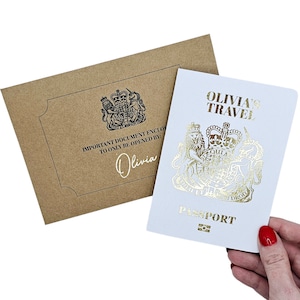 Goldfolie Passport Scratch & Reveal Travel Ticket Surprise Geschenkkarte. Feiertagsmitteilung für Valentinsgrüße, Jahrestag, Geburtstagsausflug weg