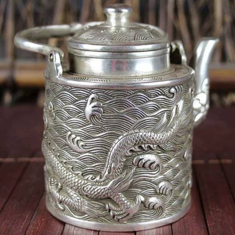 Chinese antique brass carved Dragon teapot Qing dynasty Qianlong marked copper tea pot vintage wine pot,Christmas gift,Geomentic ornaments