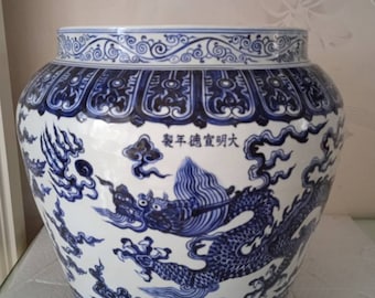 中国のアンティークの青と白の龍の模様の蓋付き壺 - Etsy 日本