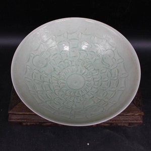 Chinese antiques porcelain bowl Song dynasty hutian ware celadon porcelain bowl,ceramic bowl hand carved bowl collection house decoration