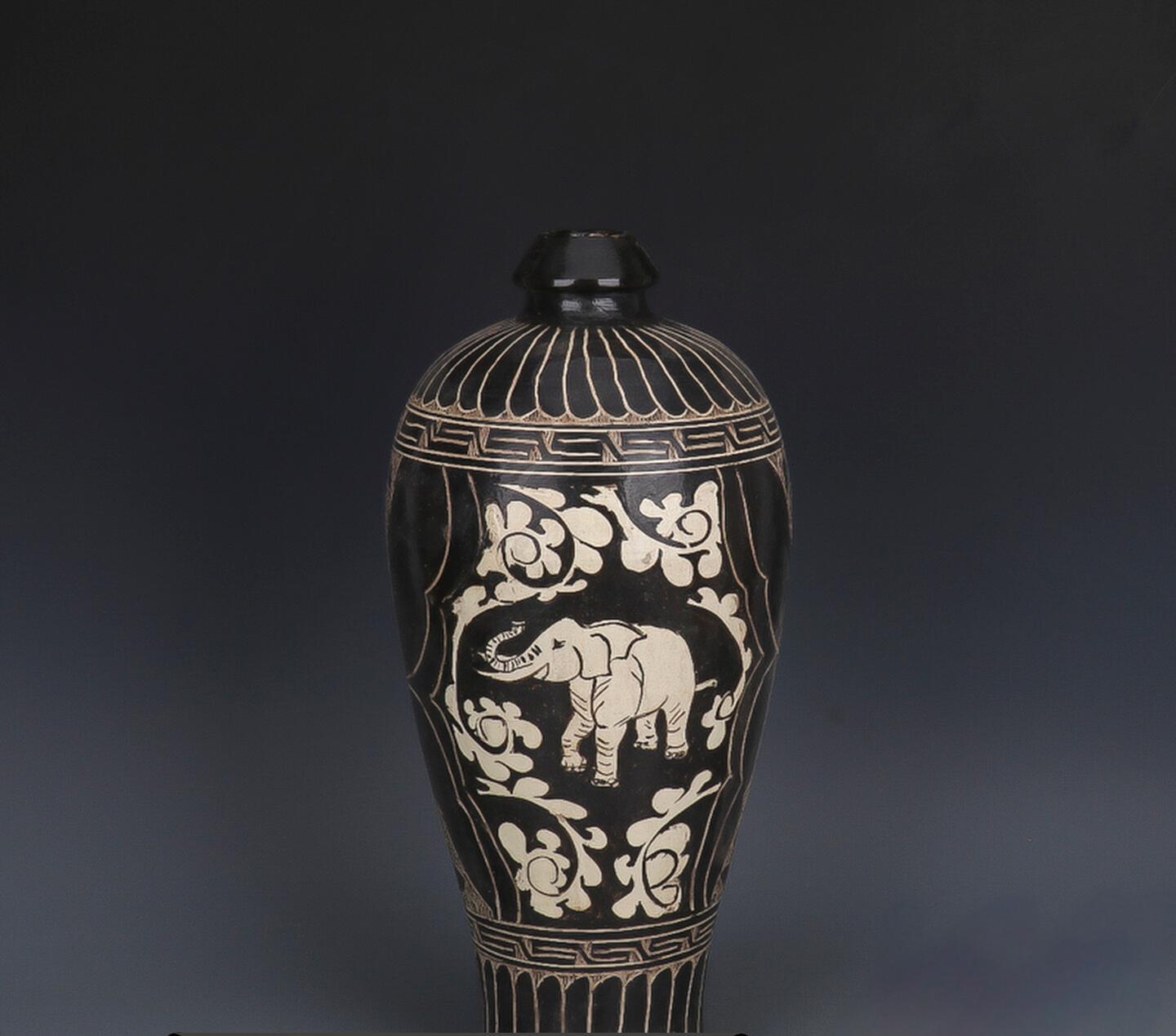 中国美術 磁州窯 黒釉梅瓶 飾り壺 花器 オブジェ インテリア 幾何学模様 中国ヴィンテージ磁器花瓶、磁州焼黒釉磁器梅花瓶、手描き象模様磁州窯