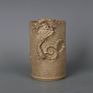 Chinese antiques porcelain brushpot Song dynasty Ge ware celedon brush pot.Chinese vintage porcelain guan ware ceramic Ge kiln pen vase