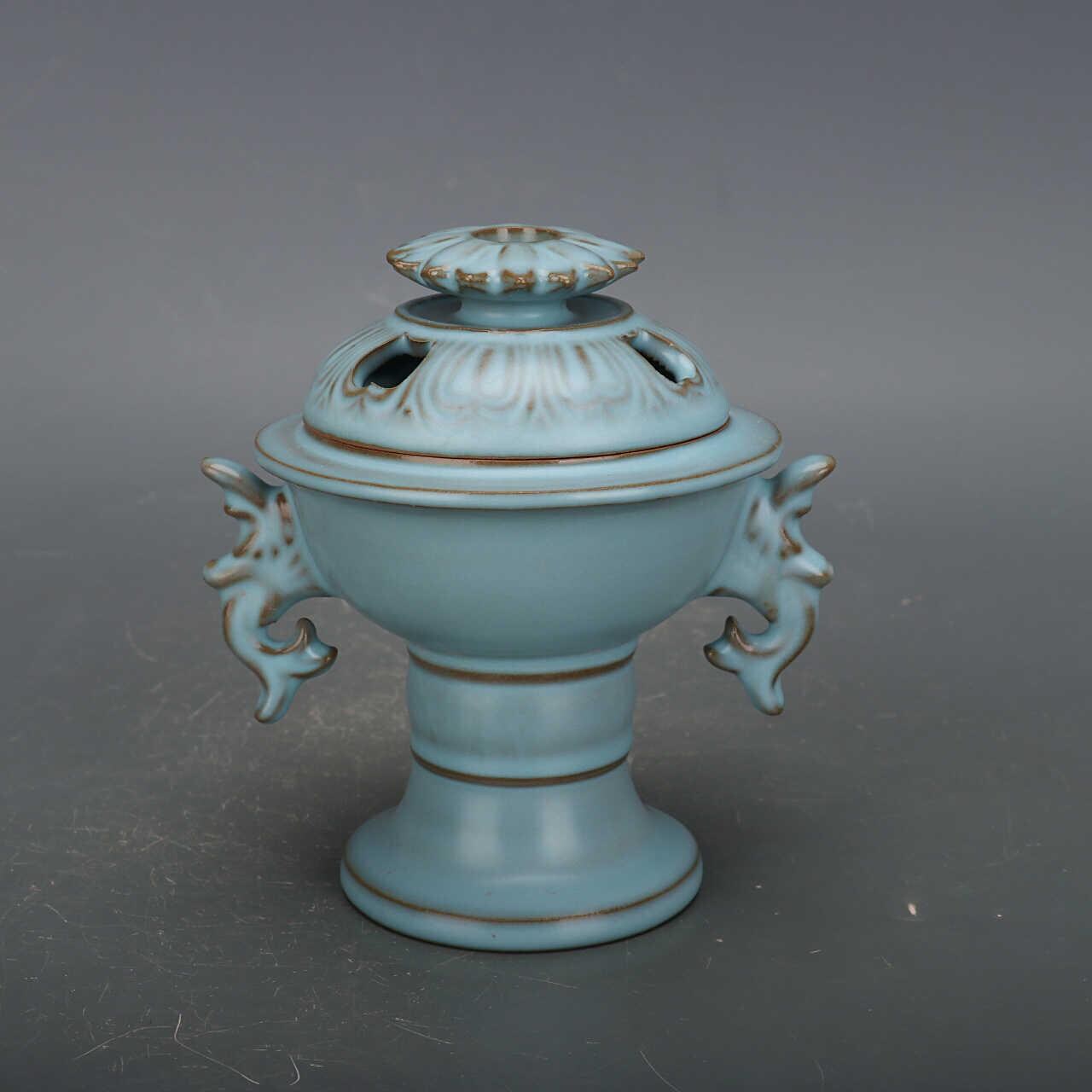 陶器 香炉 貫入 釉薬 耳付き 骨董品 舊家藏出 中国古美術品 中国のヴィンテージ磁器香炉、Ru 焼青磁香炉、Ru 窯の手彫りの双龍耳