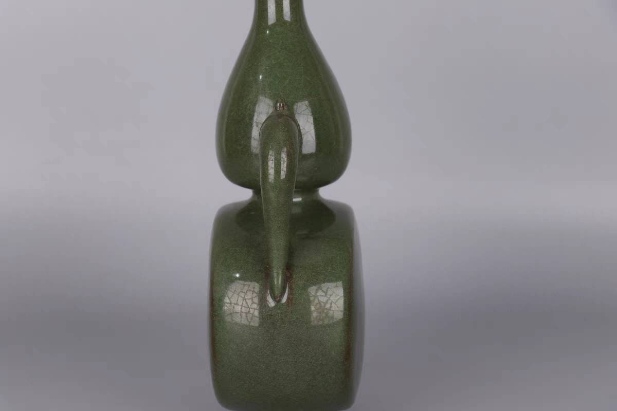 中国アンティーク磁器花瓶 宋代関窯青磁ひょうたん花瓶。中国