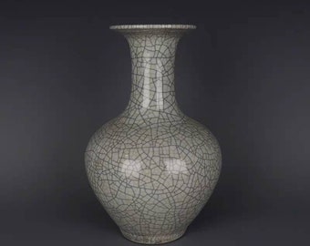 中国のアンティーク磁器花瓶 宋代 関窯 青磁 玉虎春花瓶。中国の