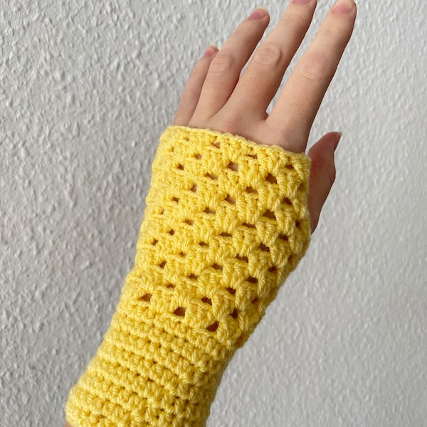 GEHÄKELTE ARMSTULPEN // PULSWÄRMER // Crochet Fingerless Gloves // Mittens