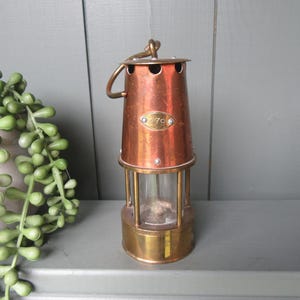 Lampada da minatore in miniatura vintage in ottone e rame - Lampada da minatore in miniatura alta 13 cm