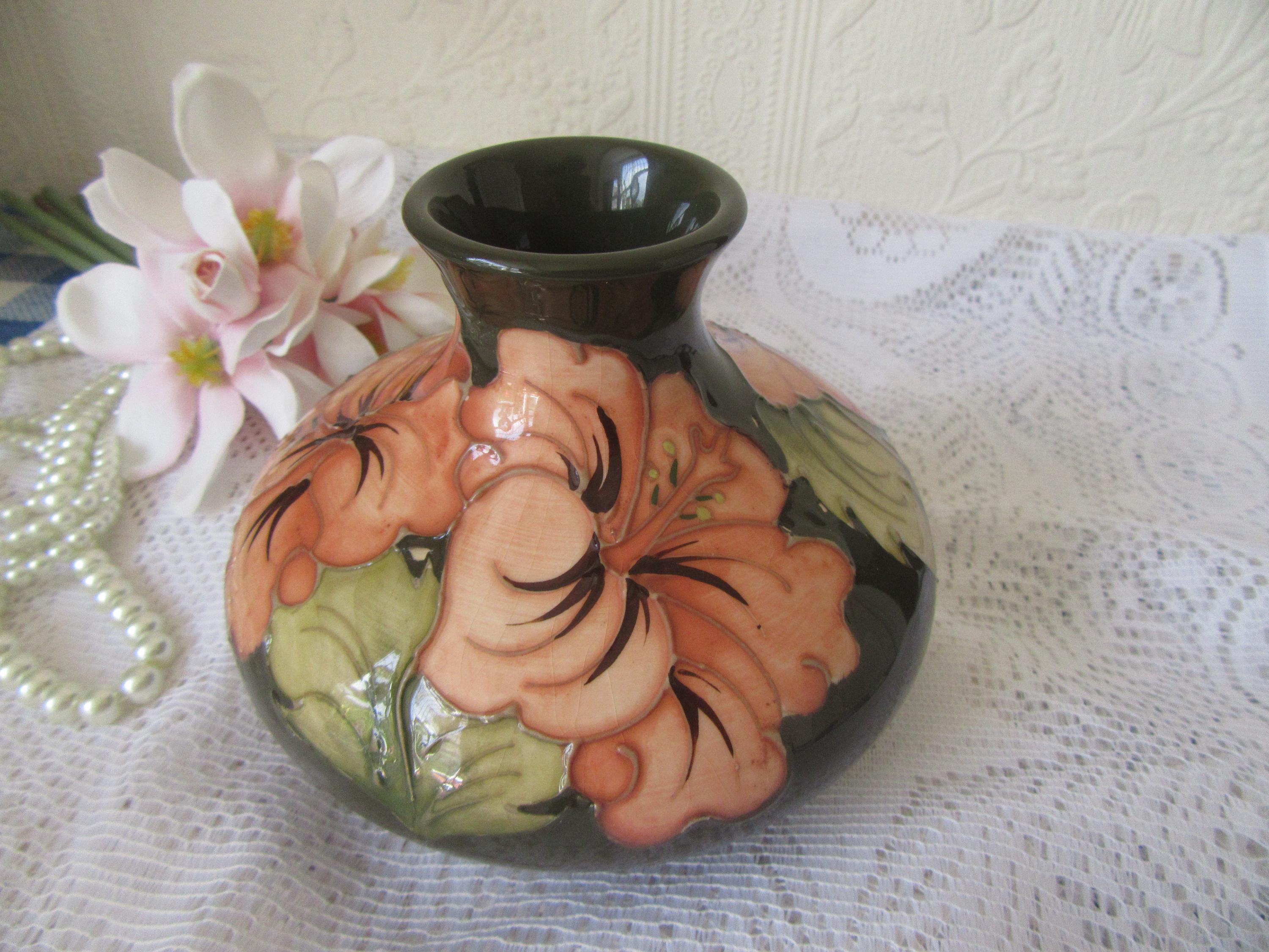 Moorcroft ムーアクラフト　花瓶 MOORCROFT ムーアクラフト 「パンダ花瓶」を販売しております