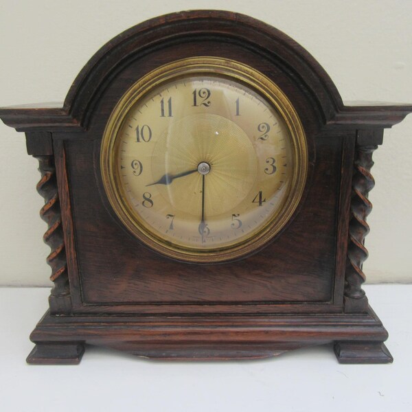 Antike französische Kaminuhr Holzgehäuse Made in France ( KEINE funktionierenden Ersatzteile, Reparatur, Restauration )