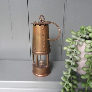 Lampada da minatore gallese in ottone in miniatura d&#39;epoca - Lampada da minatore in miniatura
