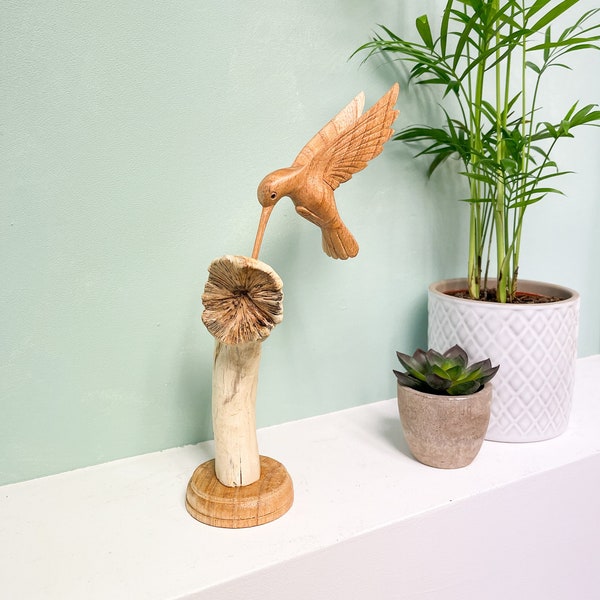Parásito Colibrí de Madera en Rama Estatua de Madera - Figura de Animal de Madera Hecha a Mano - 25 cm