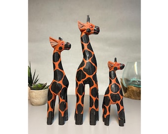 Wooden Giraffe Carving Statues Hand Painted Hand Carved - 15 / 20 / 25 cm - Set of 3 - Mini Wood Figure Carvings Safari Zoo Wild Animals