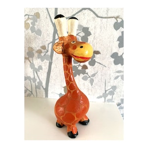 Round Giraffe Statue - Multicoloured Wood Hand Carved Decorative Animal Figurine Wooden Carving Decor