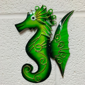 Metal Painted Seahorse Wall Hanging Multicoloured Handmade Decorative Fence Ornaments Nautical Ocean