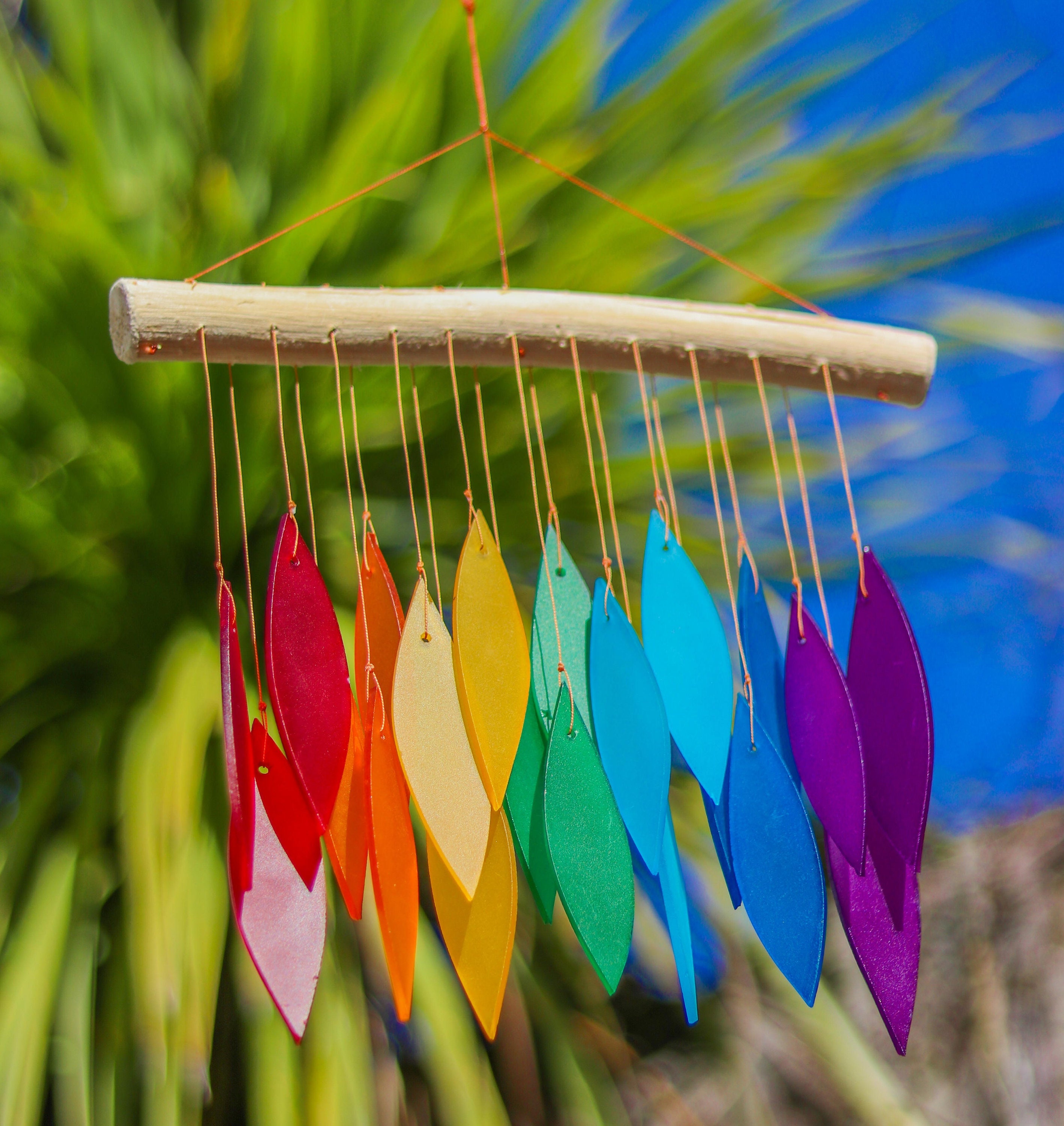 Carillon à vent en verre feuilles multicolores carillon à vent jardin Art  fenêtre décor à la maison Mobile attrape-soleil commerce équitable cadeau  arc-en-ciel -  France